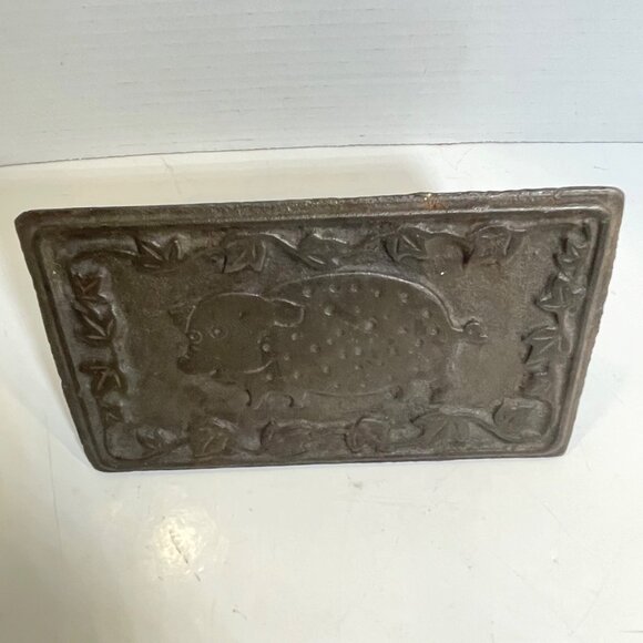 Vintage Cast Iron Pig Design Bacon Press With Wooden Handle - Picture 3 of 12